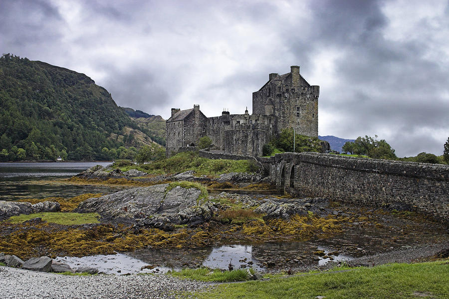 Eileen Donan Castle Photograph by James McQuarrie - Pixels