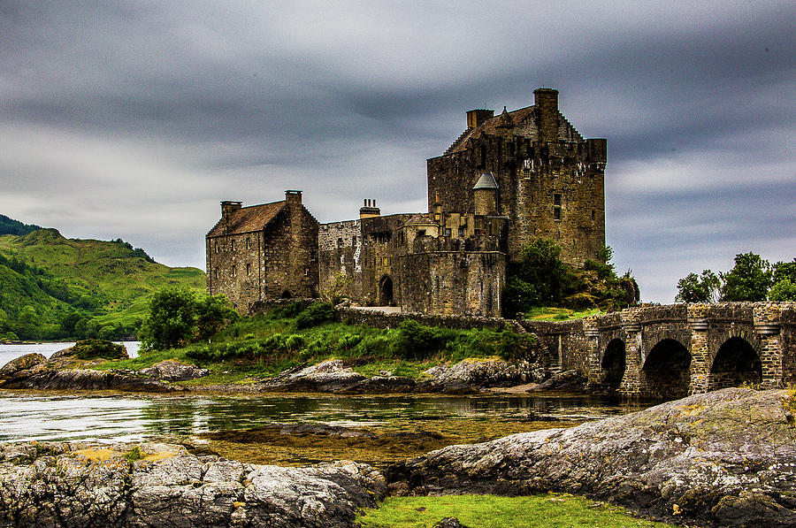 Eileen Donan Castle Photograph by Jeff West - Fine Art America