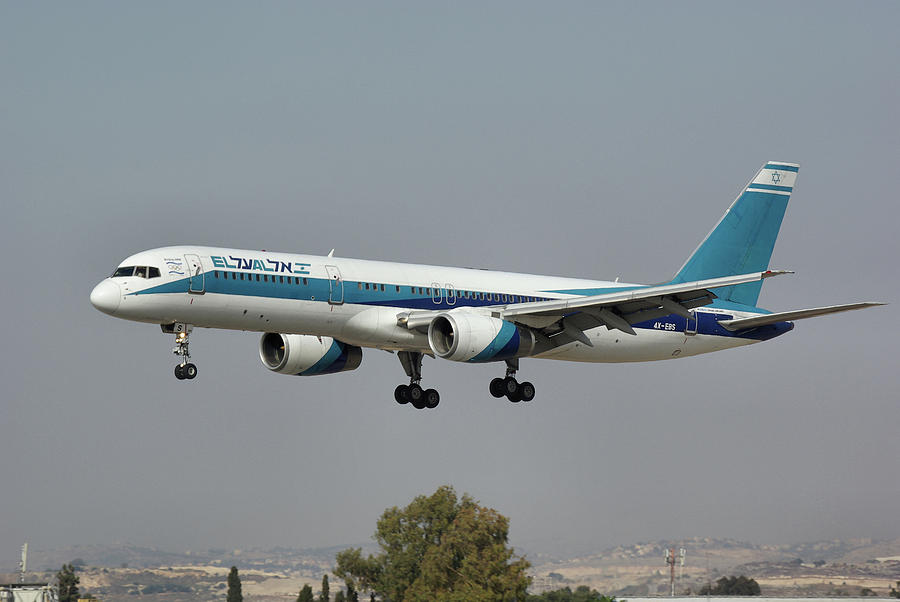 EL AL Israeli Airlines Boeing 757 Photograph by Tim Beach