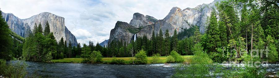 El Capitan Yosemite Nation Park Photograph by Henrik Lehnerer