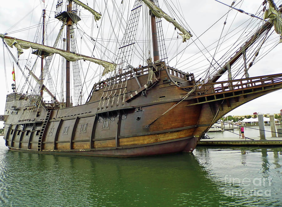 El Galeon On The Water Photograph by D Hackett | Fine Art America