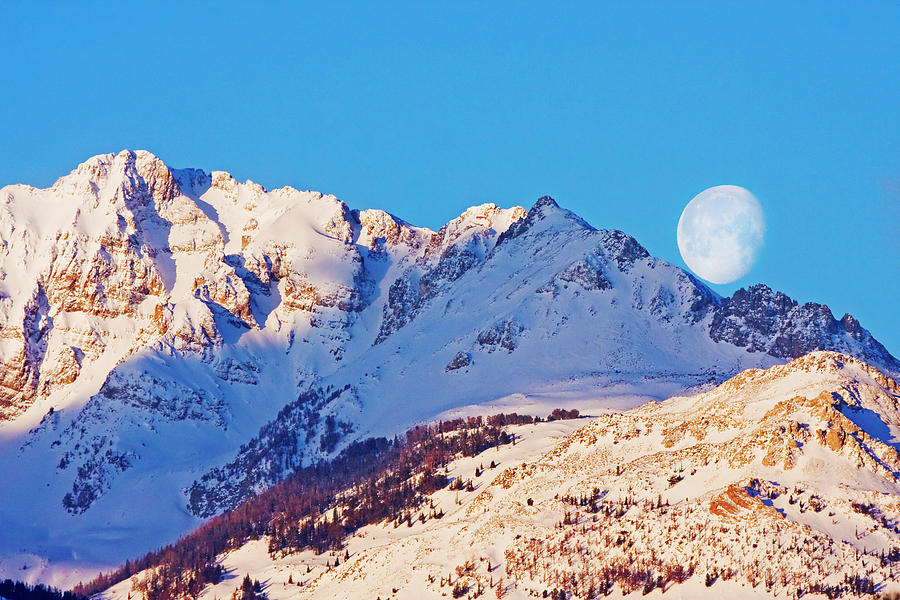 Electric Peak Moonset Photograph by Mark Miller