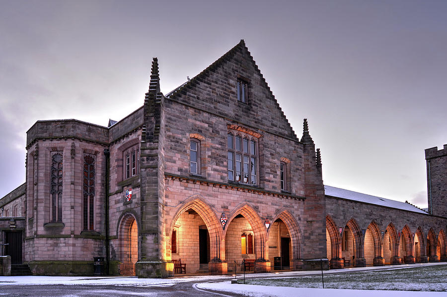 Elphinstone Hall - University of Aberdeen Photograph by Veli Bariskan
