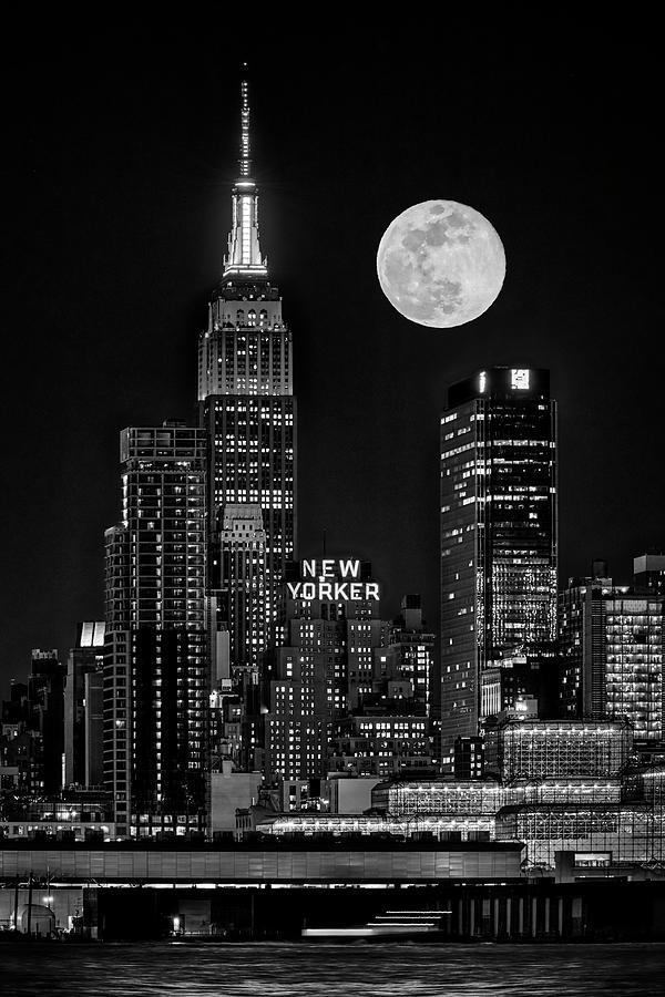 Empire State Building Photograph - Empire State ESB Super Moon NYC BW by Susan Candelario