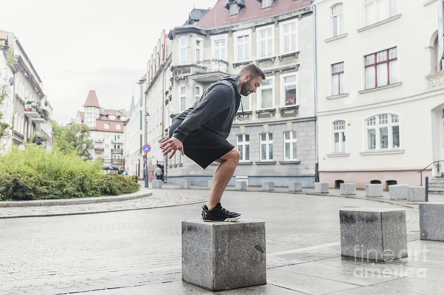 Endurance training in an urban space. Photograph by Michal Bednarek