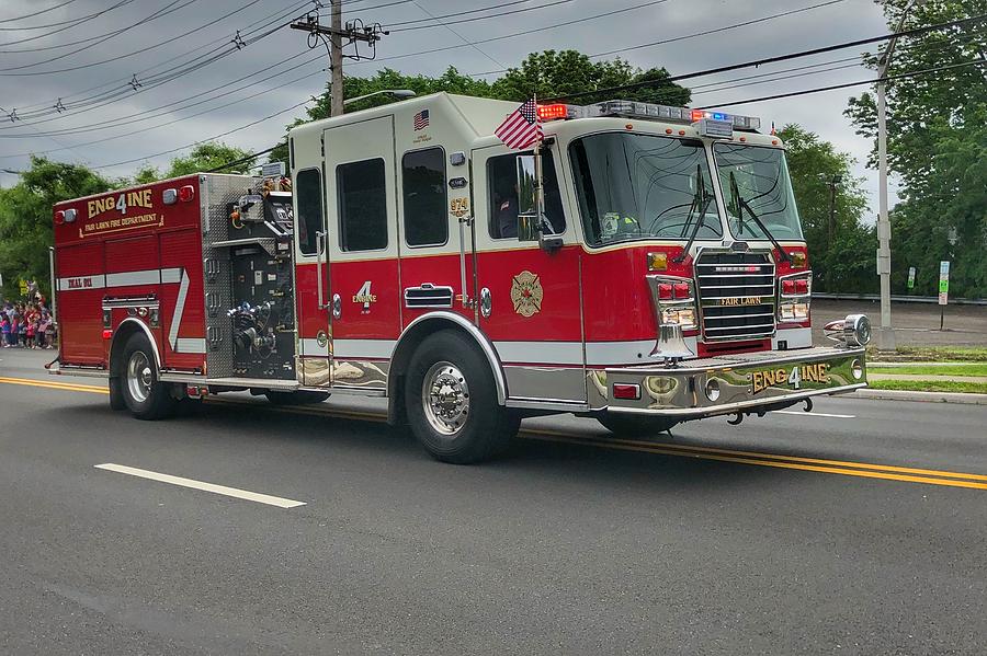 Engine 4 Fair Lawn Photograph by William E Rogers - Pixels