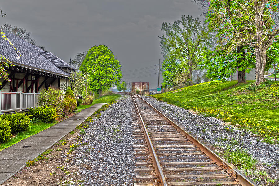 Entering Cayuga Station Photograph by William Norton