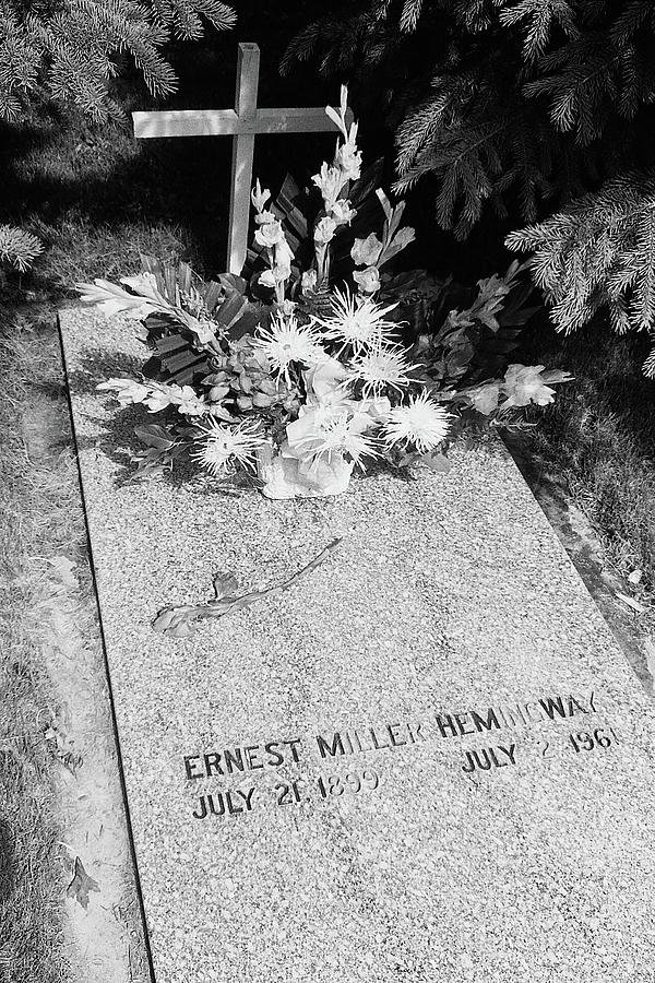 Ernest Hemingways grave Ketchum Idaho 1976 Photograph by David Lee Guss