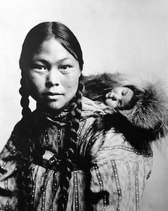 Eskimo Woman And Child Photograph by Granger