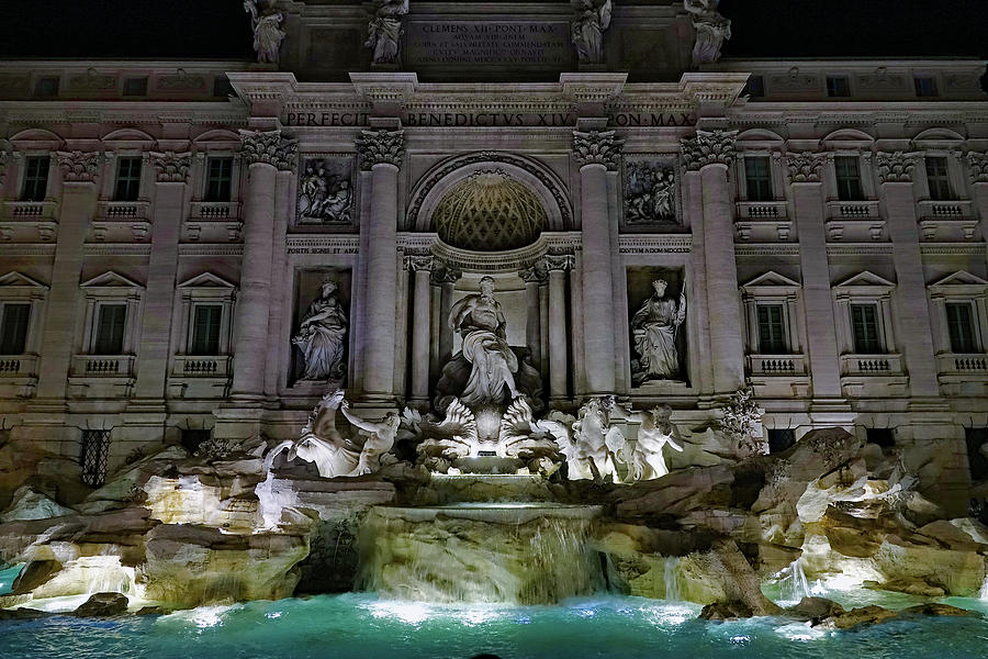 Fountain Photograph - Evening At The Trevi Fountain In Rome Italy by Rick Rosenshein