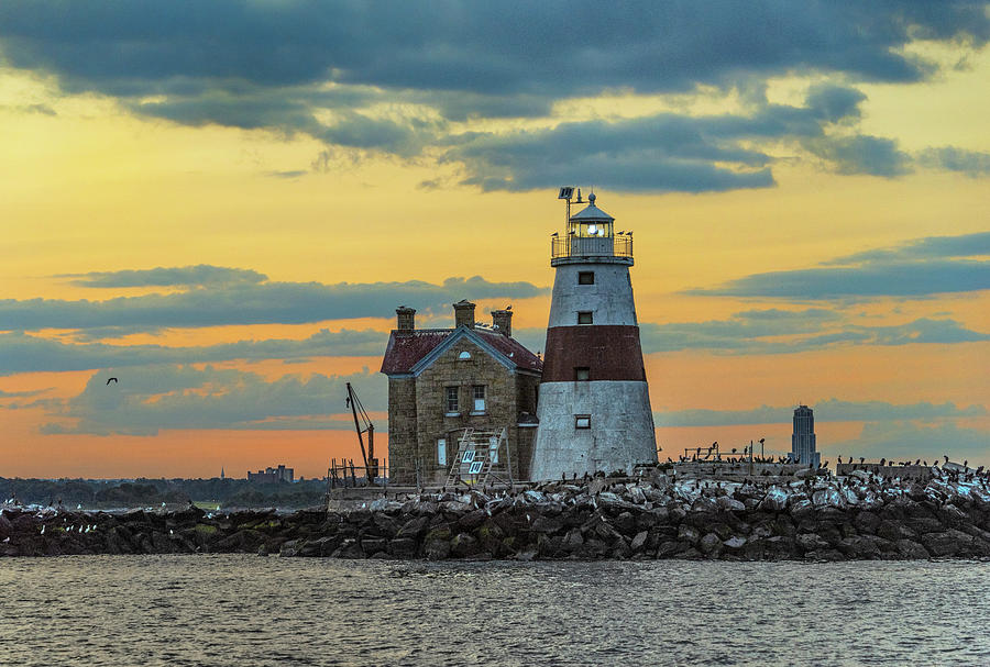 Execution Rocks Lighthouse Photograph by Dunn Ellen - Pixels