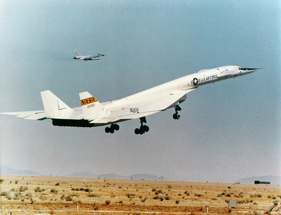 Experimental Plane Xb-70 Photograph by Granger