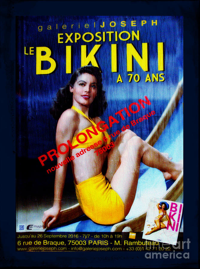 Exposition Bikini Photograph