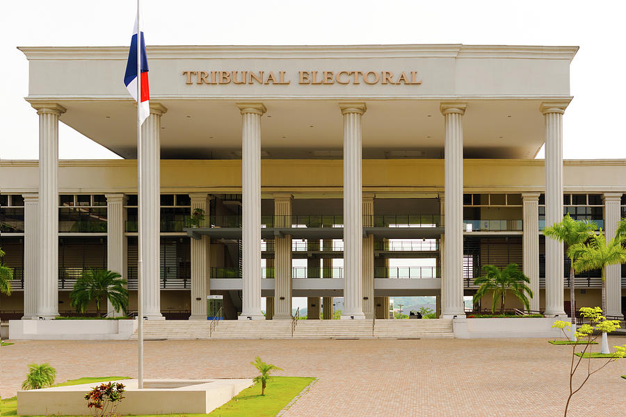 Facade of the Tribunal Electoral in Panama city. Photograph by Marek Poplawski