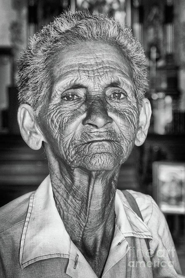 Faces of Cuba The Woman in Need Photograph by Wayne Moran