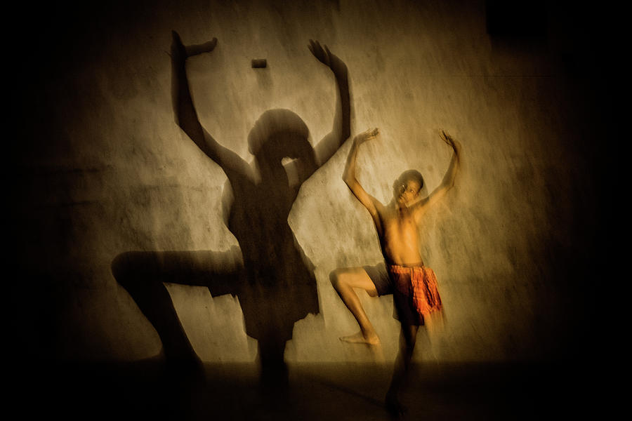 Fading by Lucas Dragone Fading by Lucas Dragone