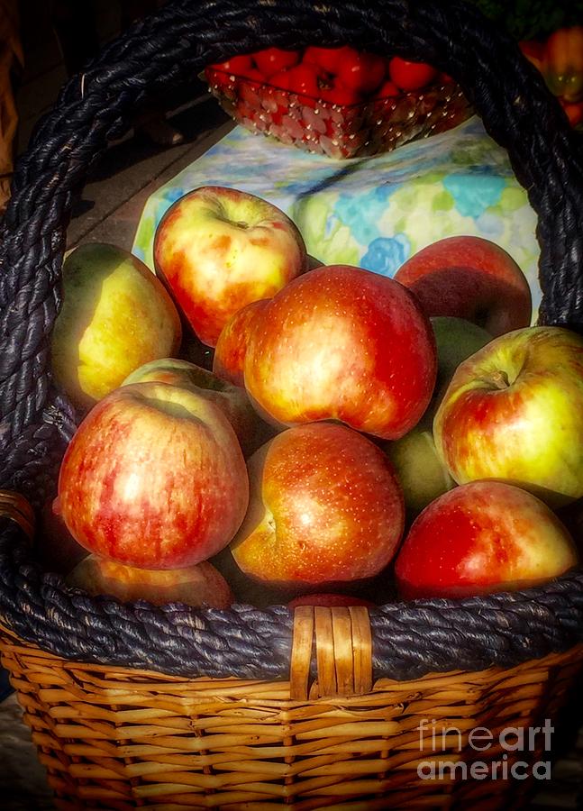 Fall Harvest Apple Basket Photograph by Susan Garren