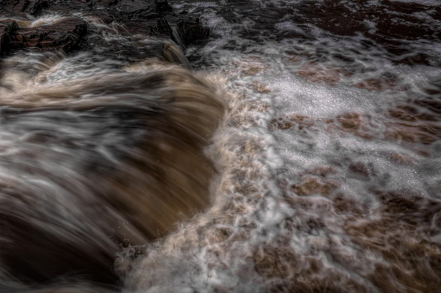 Falls To Foam Photograph by Dale Kauzlaric