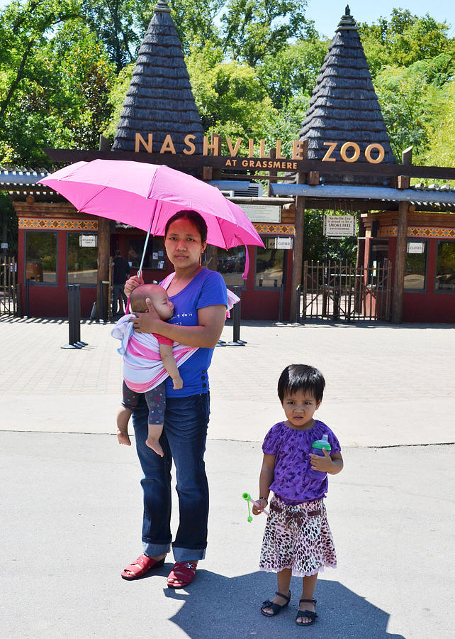 Nashville Photograph - Family at the Zoo by Pau