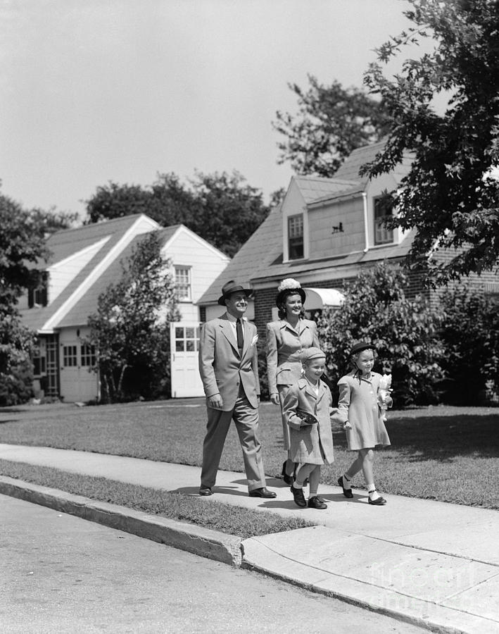 Family Out For A Walk, C.1940s Photograph by H. Armstrong Roberts ...