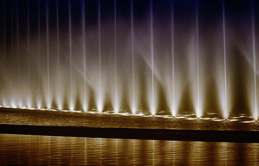 Fanfare Fountains Photograph by Joseph Hollingsworth