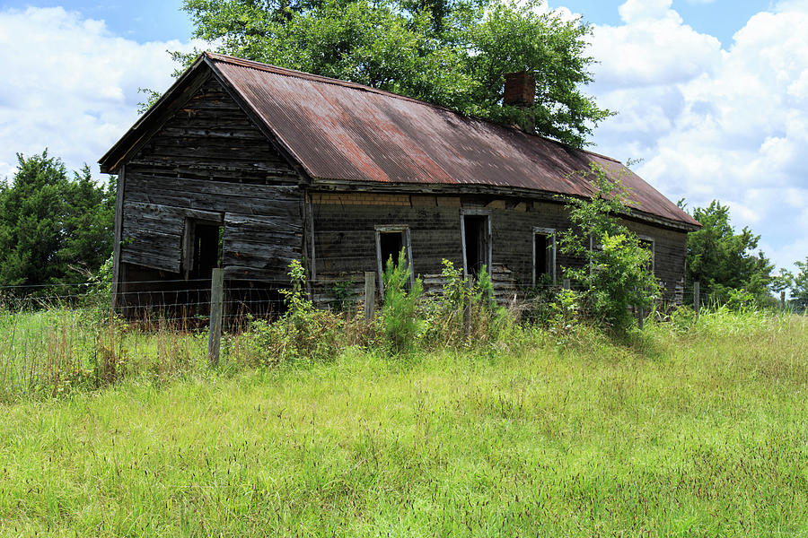 Farmhouse Abandoned Photograph by Doug Camara