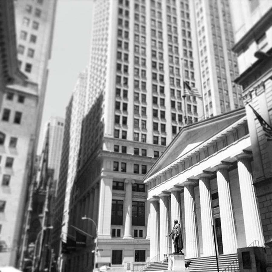 Architecture Photograph - Federal Hall, Built In 1700, Later by Joe Iacono