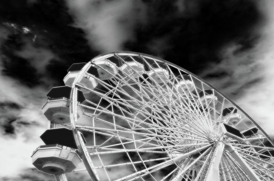 Abstract Photograph - Ferris Wheel Santa Monica Pier by Bob LaForce