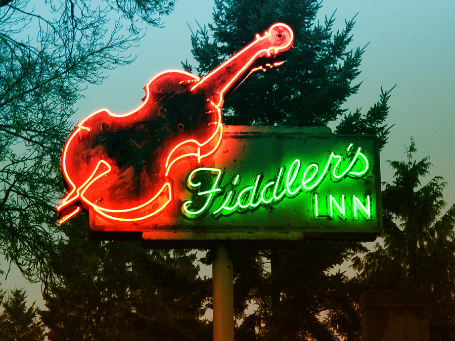 Fiddlers Inn Photograph by Kathleen Grace