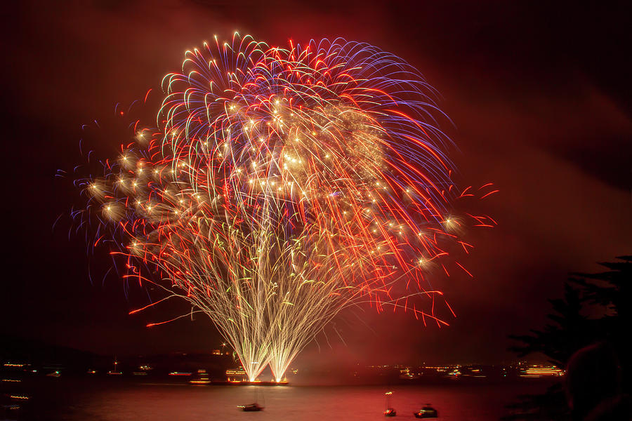 Fourth Of July Photograph - Finale Bouquet Fireworks by Bonnie Follett
