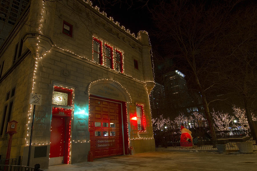 Chicago Photograph - Firehouse in xmas lights by Sven Brogren