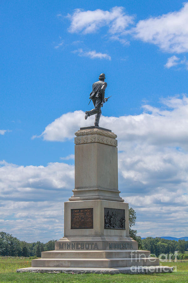First Minnesota Monument on Gettysburg Battlefield Photograph by Randy Steele