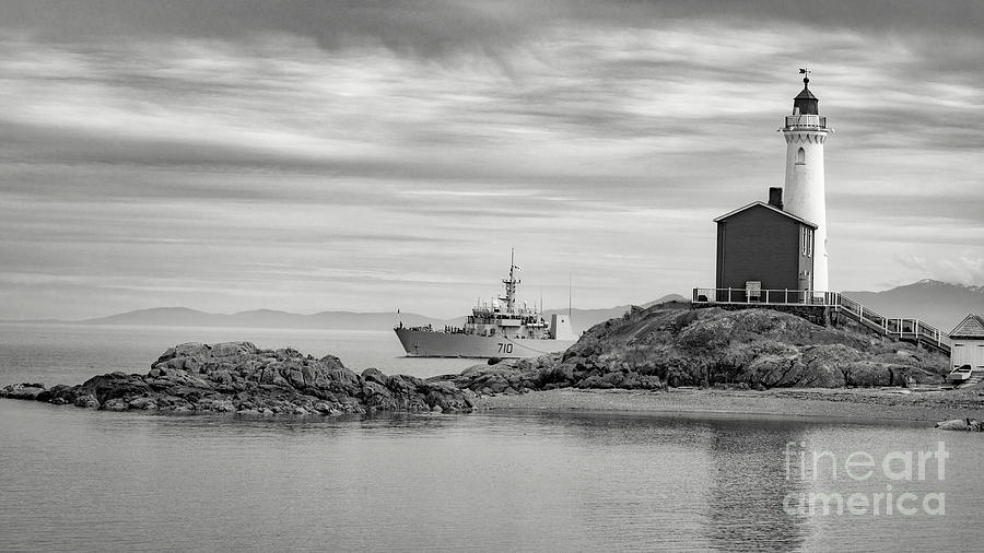 Fisgard Lighthouse 4 bw Photograph by Jerry Fornarotto