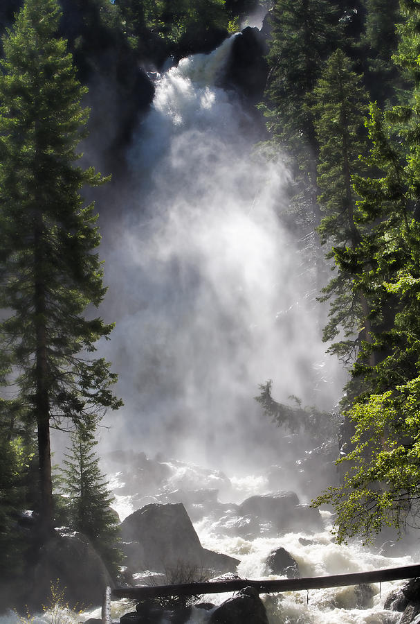 Waterfall Photograph - Fish Creek Falls by Don Schwartz