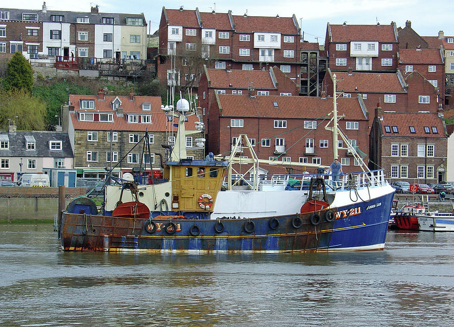 Cottage Photograph - Fishing Trawler - Whitby by Rod Johnson