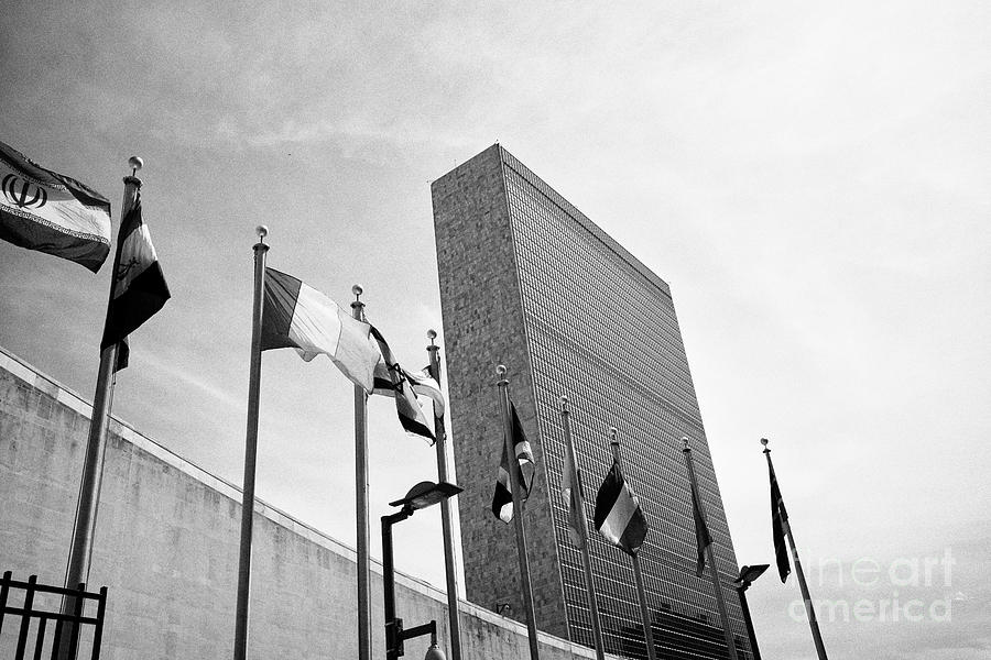 flags flying outside the UN secretariat tower building united nations ...