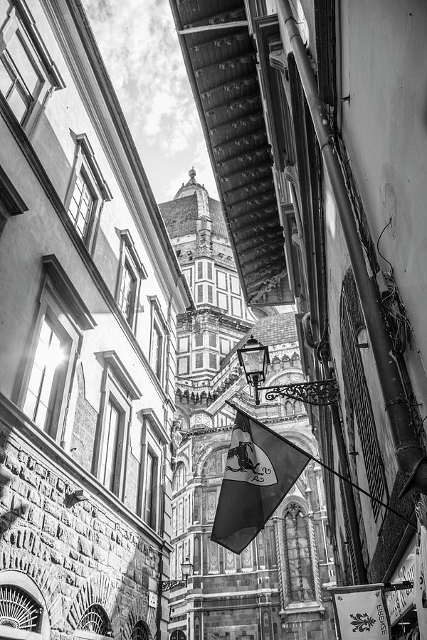 Florecen Italy Duomo and Street  Photograph by John McGraw