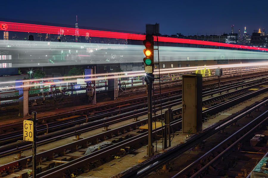 Flushing 7 Train and NYC Skyline Photograph by Susan Candelario