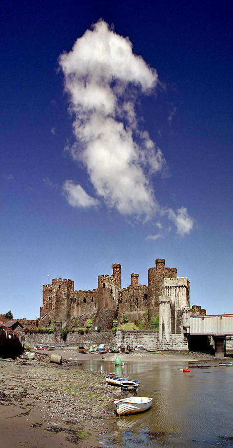 Flying Dragon Conwy Castle Photograph by Peter OReilly