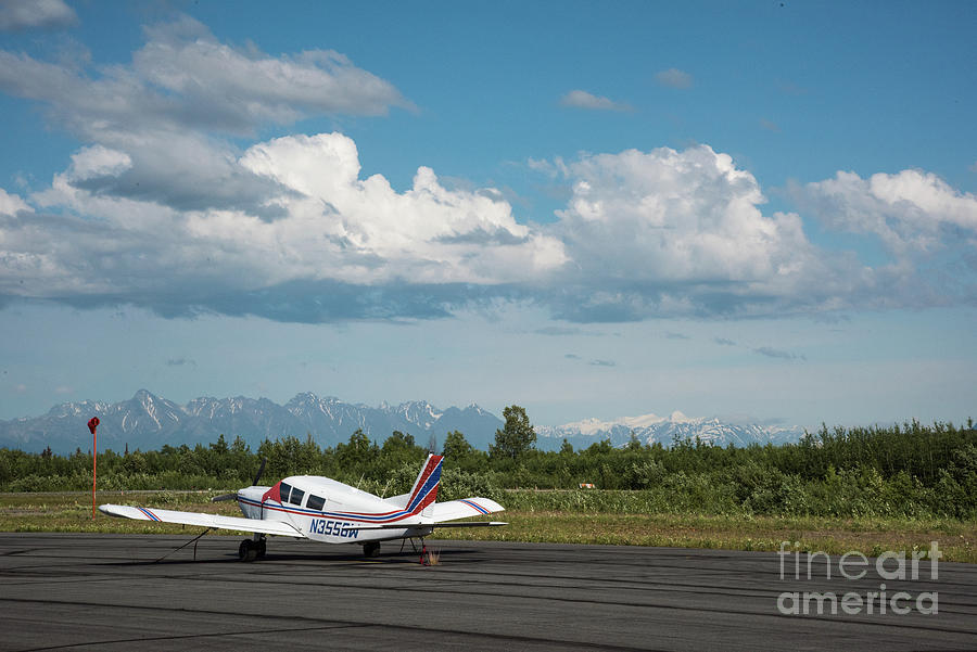 Flying in Alaska Photograph by Paul Quinn