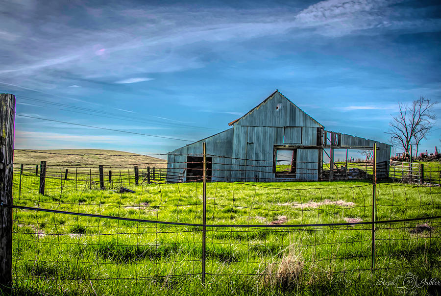 Folsom Barn Photograph by Steph Gabler