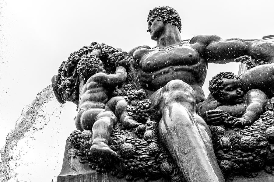 Fountain Photograph - Fontana di Piazza Solferino-1 by Sonny Marcyan