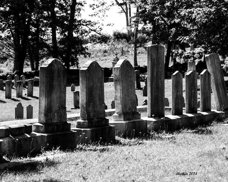 Foreside Cemetery 2 Photograph by Dick Botkin
