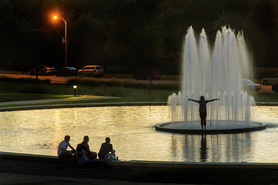 Forest Park Fountain Photograph by Garry McMichael