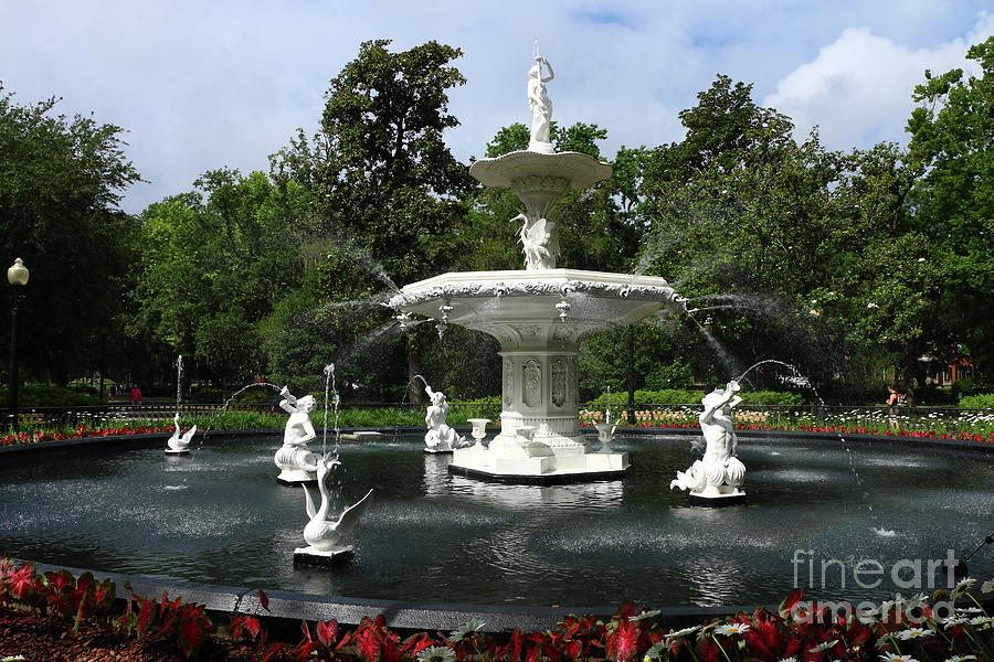 Forsyth Fountain Photograph by Christiane Schulze Art And Photography