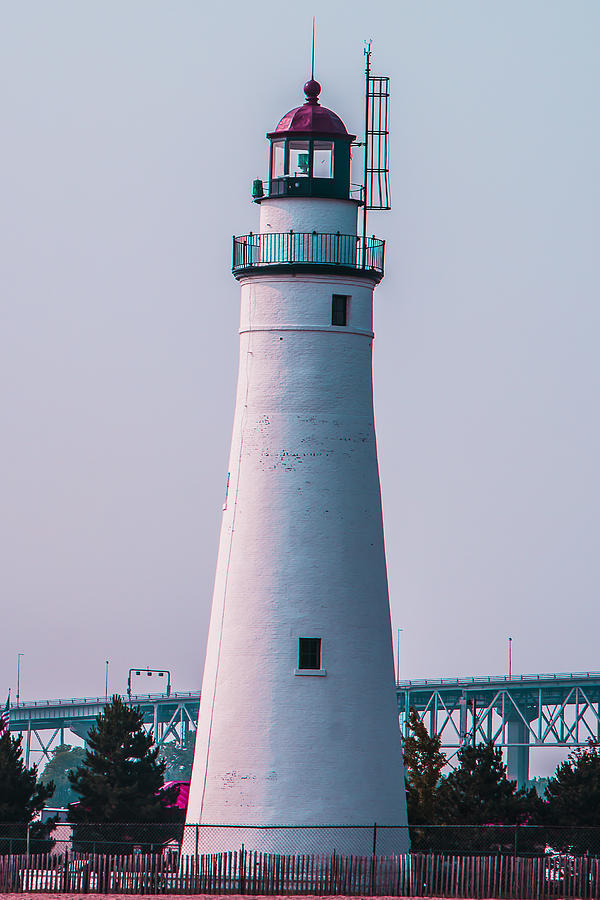 Fort Gratiot Lighthouse Photograph - Fort Gratiot Lighthouse by Kristin Hunt