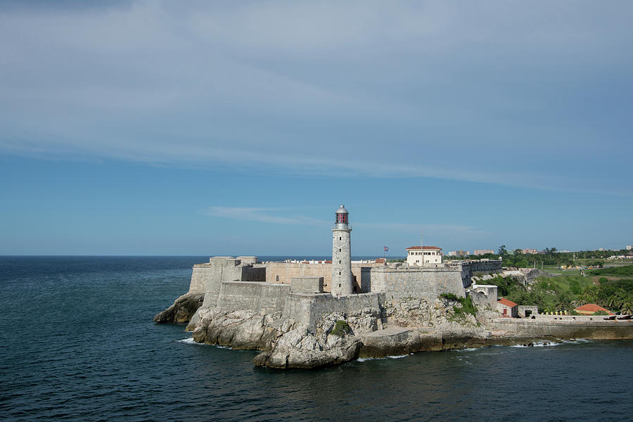 Premium Photo  View of the atlantic ocean from the fortress of san carlos  de la cabana in havana cuba