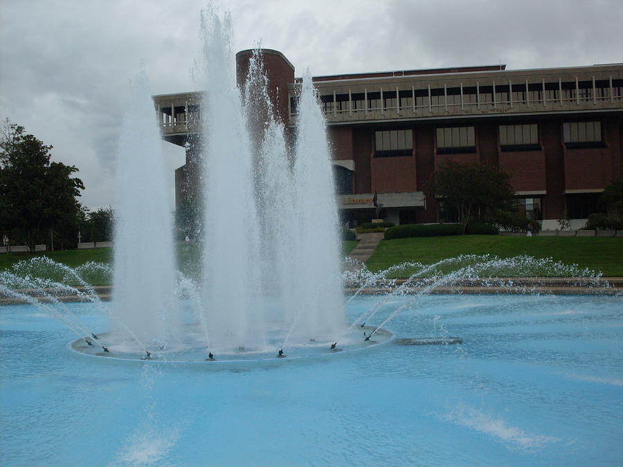 Fountain and Library at UCF Photograph by Warren Thompson