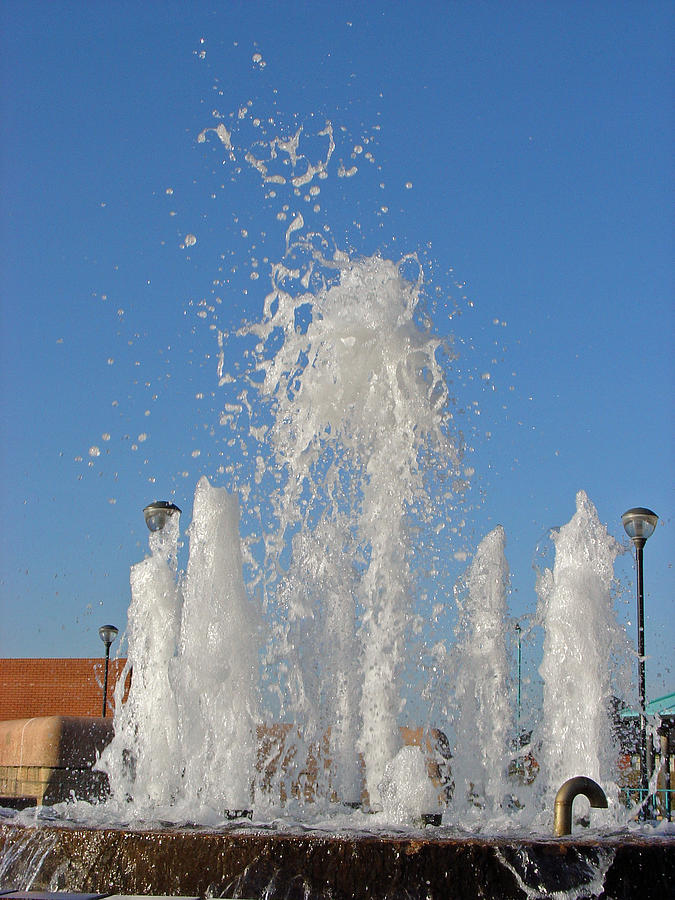 Fountain at Rhyl Photograph by Rod Johnson