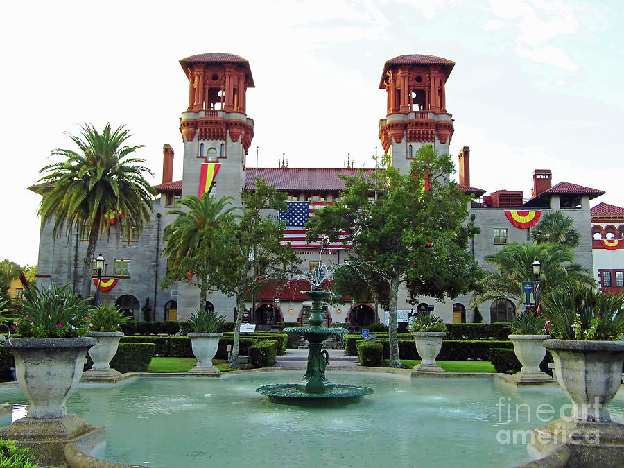 Fountain At The Lightner Museum Photograph by D Hackett